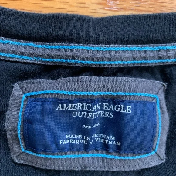 🛑 SOLD! 🛑 American Eagle. Black V-Neck T-Shirt with White Graphic. Size medium. - Picture 8 of 12